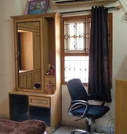 Srinivas Nilayam Apartamento Hyderabad Exterior foto