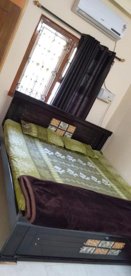 Srinivas Nilayam Apartamento Hyderabad Exterior foto