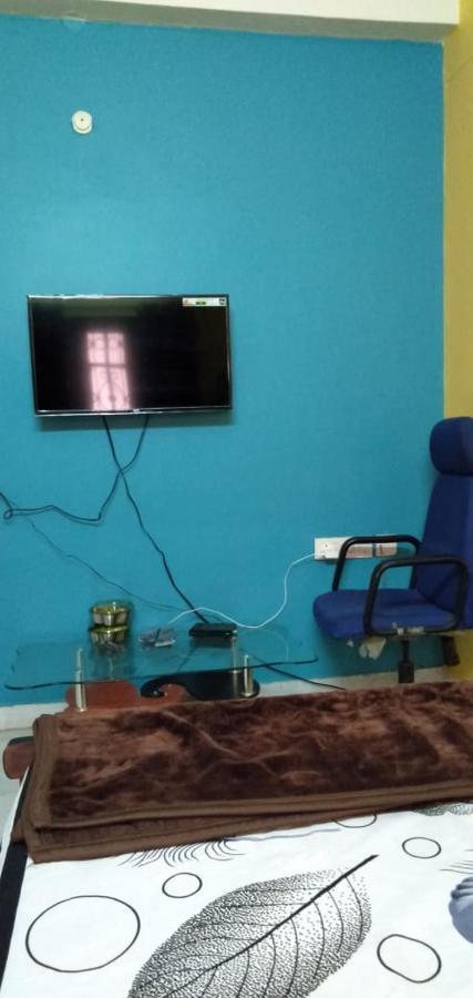Srinivas Nilayam Apartamento Hyderabad Exterior foto