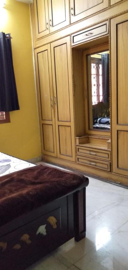 Srinivas Nilayam Apartamento Hyderabad Exterior foto
